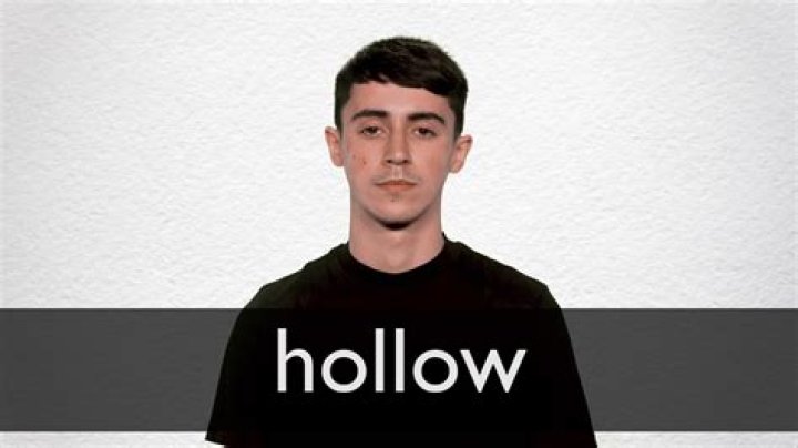 How to pronounce hollow