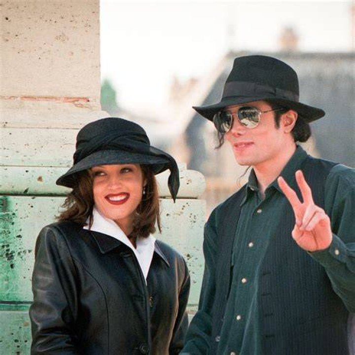 Michael Jackson’s
Girlfriend Lyrics
